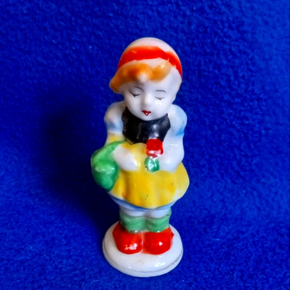 VTG Porcelain Dutch Girl Figurine
